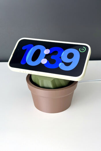 MagSafe Apple iPhone charging stand / Cactus